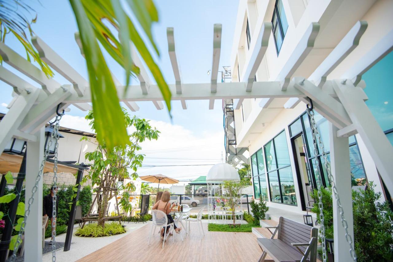 Play Poshtel & Cafe' Hotel Krabi town Екстериор снимка