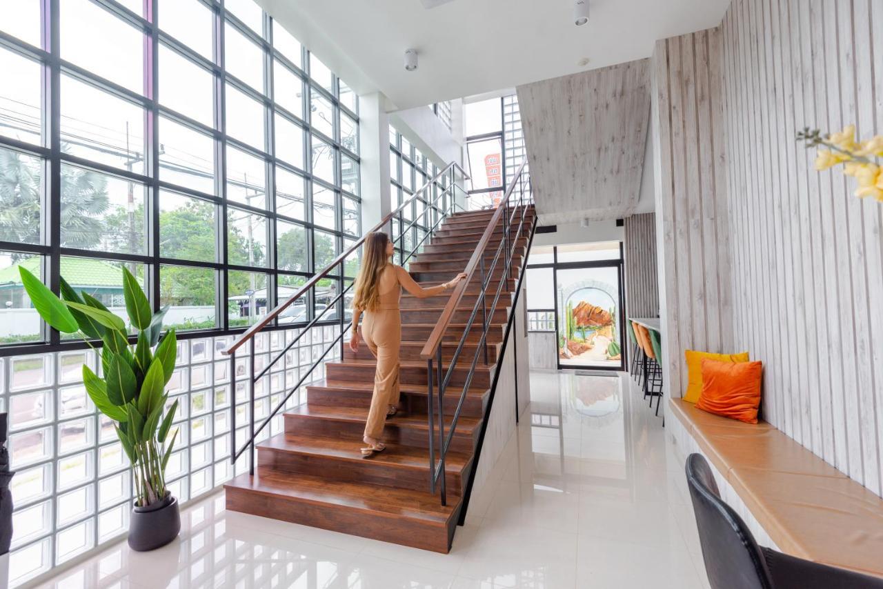 Play Poshtel & Cafe' Hotel Krabi town Екстериор снимка